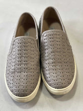 Load image into Gallery viewer, Steve Madden Shoes 8