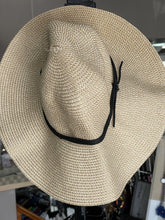 Load image into Gallery viewer, Main Character Aritzia Hat M/L
