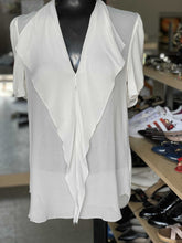 Load image into Gallery viewer, Babaton Silk Top Short Sleeve S