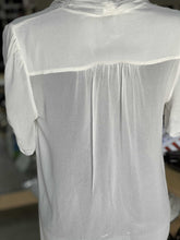 Load image into Gallery viewer, Babaton Silk Top Short Sleeve S