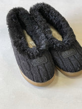 Load image into Gallery viewer, Ugg Fuzzy Slippers 8