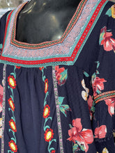 Load image into Gallery viewer, Anthropologie Embroidered Top Short Sleeve S