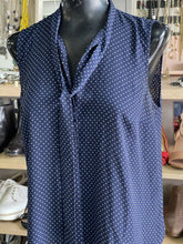 Load image into Gallery viewer, J Crew (outlet) button up top S