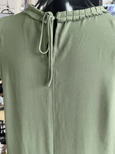 Load image into Gallery viewer, J Crew (outlet) ruffle top 6