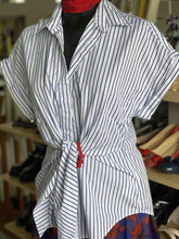 Load image into Gallery viewer, Ralph Lauren striped shirt M