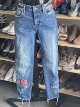 Load image into Gallery viewer, Driftwood Slim Fit Embriodered jeans 28