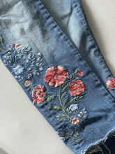 Load image into Gallery viewer, Driftwood Slim Fit Embriodered jeans 28