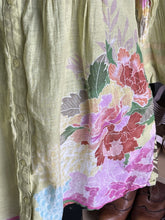 Load image into Gallery viewer, Sundance flower printed top S