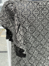 Load image into Gallery viewer, Halogen eyelet top S