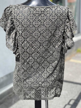 Load image into Gallery viewer, Halogen eyelet top S