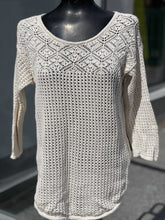 Load image into Gallery viewer, Jeanne Pierre open knit top M