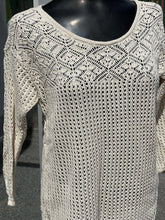 Load image into Gallery viewer, Jeanne Pierre open knit top M
