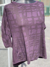 Load image into Gallery viewer, Lululemon t-shirt 6