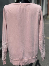 Load image into Gallery viewer, Lucky Lotus thin sweatshirt top M