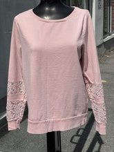 Load image into Gallery viewer, Lucky Lotus thin sweatshirt top M