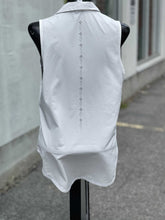 Load image into Gallery viewer, Lululemon sleeveless top 10