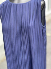 Load image into Gallery viewer, Uniqlo pleated dress M