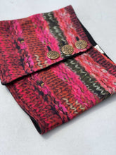 Load image into Gallery viewer, leopards & Roses Scarf