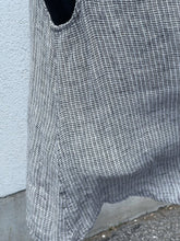 Load image into Gallery viewer, Flax Sleeveless Linen Top M