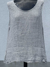 Load image into Gallery viewer, Flax Sleeveless Linen Top M