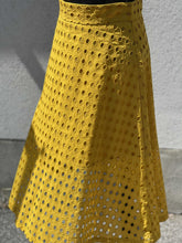 Load image into Gallery viewer, H&M Lined Circle Cutout Skirt 6