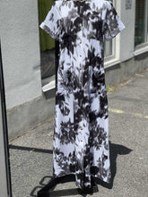 Load image into Gallery viewer, Banana Republic Maxi Dress S
