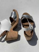 Load image into Gallery viewer, Rockport Leather Clog Sandals 7.5