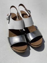 Load image into Gallery viewer, Rockport Leather Clog Sandals 7.5