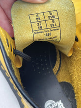 Load image into Gallery viewer, Dr. Martens boots 7 (as is)