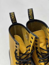 Load image into Gallery viewer, Dr. Martens boots 7 (as is)