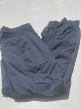 Load image into Gallery viewer, Lululemon Pants 4