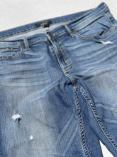 Load image into Gallery viewer, Banana Republic (outlet) Girlfriend Jean 31/12