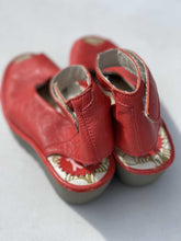 Load image into Gallery viewer, Fly London wedges 37