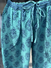 Load image into Gallery viewer, Sudha Cotton Pants M