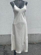Load image into Gallery viewer, Wilfred Free Slip Dress XS