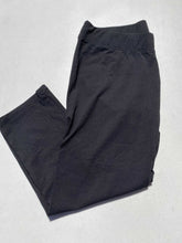 Load image into Gallery viewer, Pact Organic Capri Leggings S