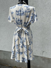 Load image into Gallery viewer, Sunday Best Etoile Dress L