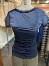 Load image into Gallery viewer, Rock N Roll Hall Of Fame T-shirt M