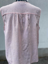 Load image into Gallery viewer, Banana Republic (outlet) striped top M