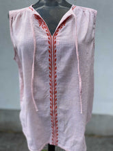 Load image into Gallery viewer, Banana Republic (outlet) striped top M