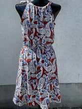 Load image into Gallery viewer, Banana Republic (outlet) Paisley Dress S