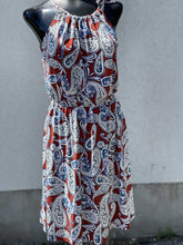 Load image into Gallery viewer, Banana Republic (outlet) Paisley Dress S