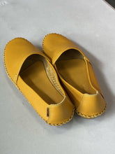 Load image into Gallery viewer, Sam Stone Sport Flats 39