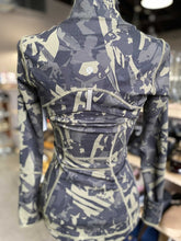 Load image into Gallery viewer, Lululemon Sweater 2