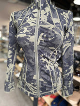 Load image into Gallery viewer, Lululemon Sweater 2