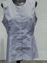 Load image into Gallery viewer, Como Black Pleated Back Top M