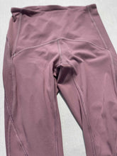 Load image into Gallery viewer, Lululemon Mesh Section Leggings 2