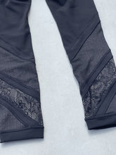 Load image into Gallery viewer, Lululemon Lace overlay Section Leggings 2