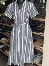 Load image into Gallery viewer, Banana Republic (outlet) Striped Dress 6