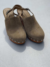 Load image into Gallery viewer, Lucky Brand Clog Heels 7